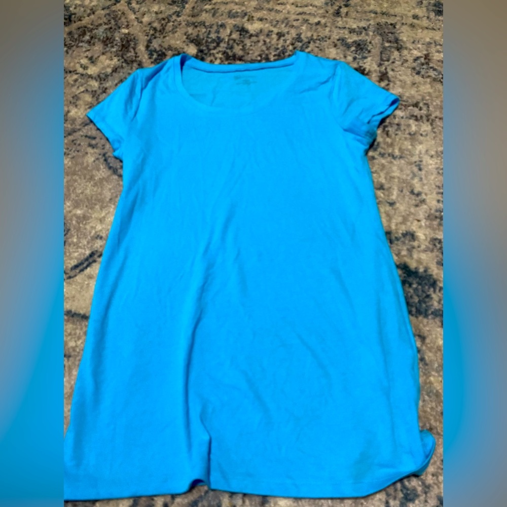 Long blue short sleeve t shirt
